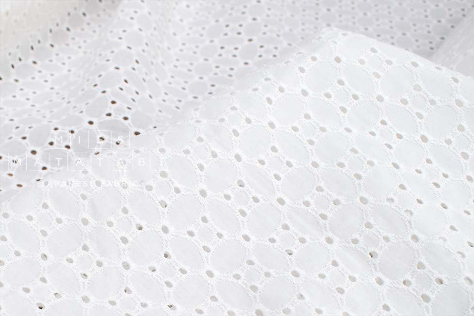 DEADSTOCK Japanese Fabric Embroidered Eyelet - cream - 50cm