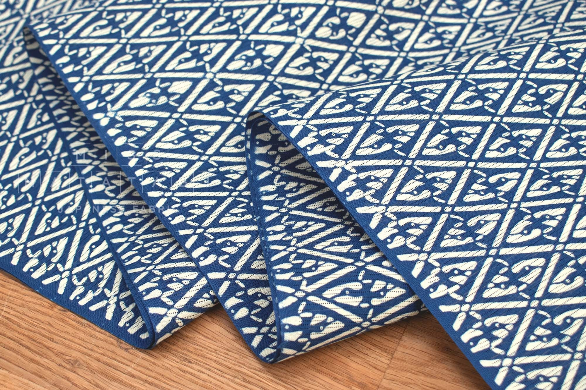 Shokunin Collection Hand-printed Chusen Japanese Yukata Fabric - Mukaitsuru - 50cm