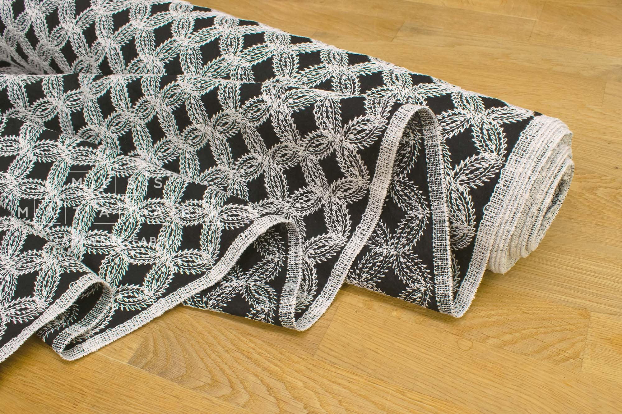 Japanese Fabric Embroidered Cotton Lawn Olivia - black - 50cm