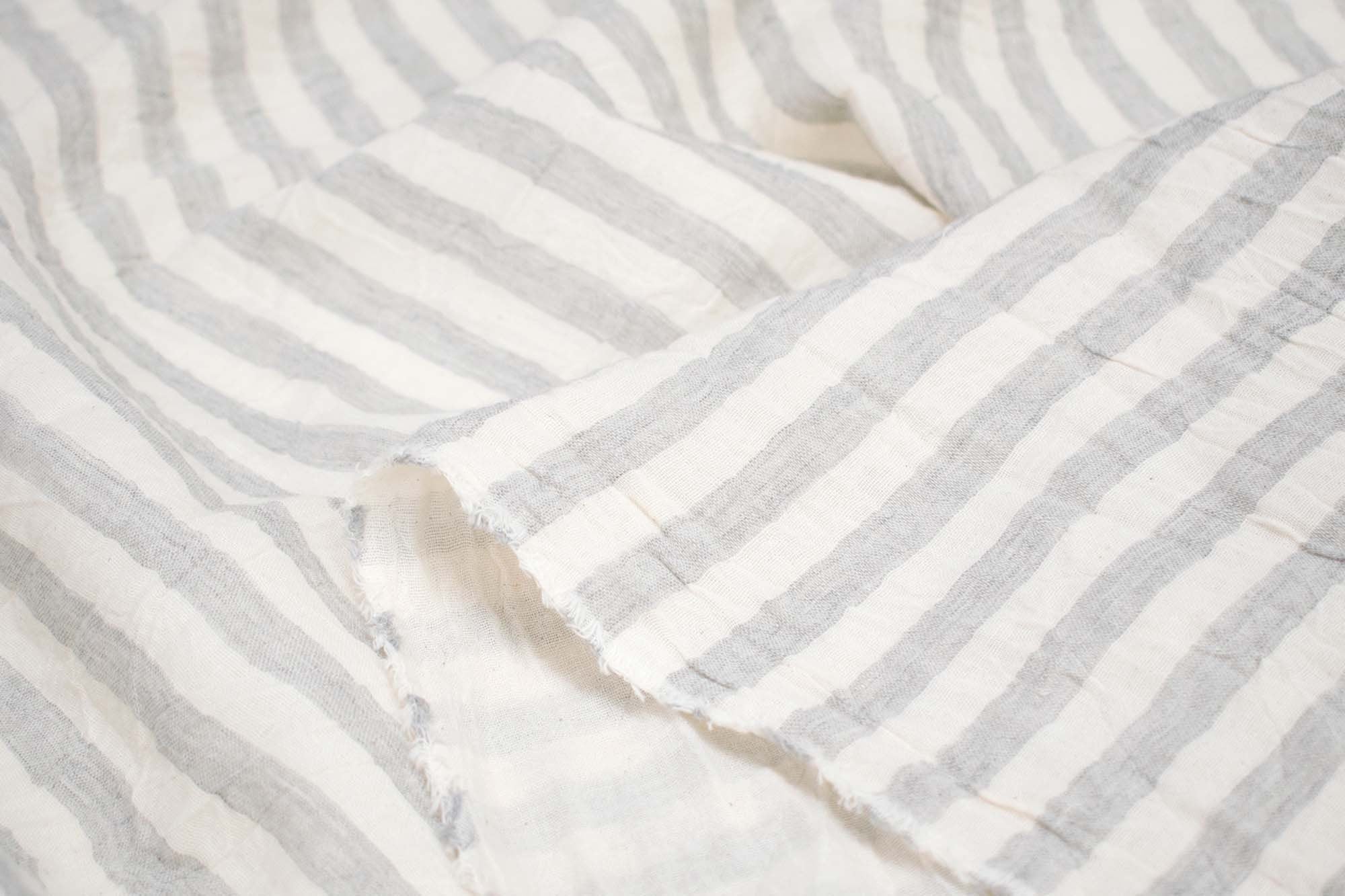 Japanese Fabric Shokunin Collection Yarn-Dyed Sun-Dried Double Gauze Stripes I - light grey - 50cm