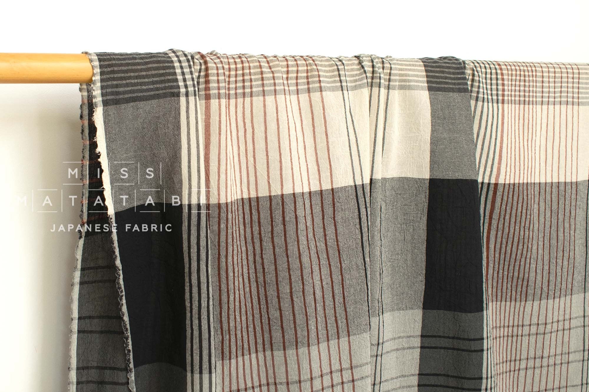 Japanese Fabric Shokunin Collection Yarn-Dyed Plaid - black, rust, grey - 50cm