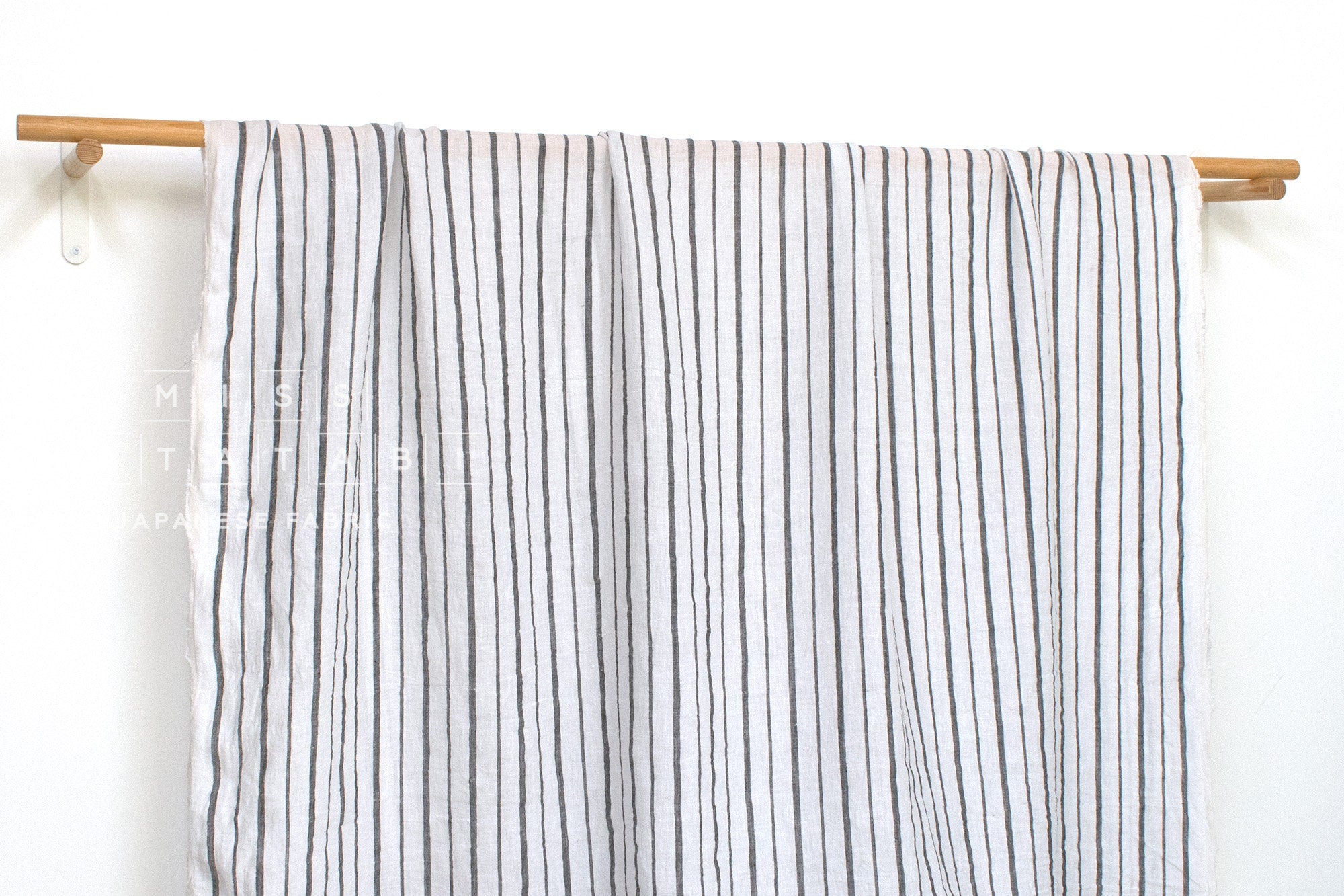 Japanese Fabric Shokunin Collection Yarn-dyed Azumadaki 75 - off white, black - 50cm
