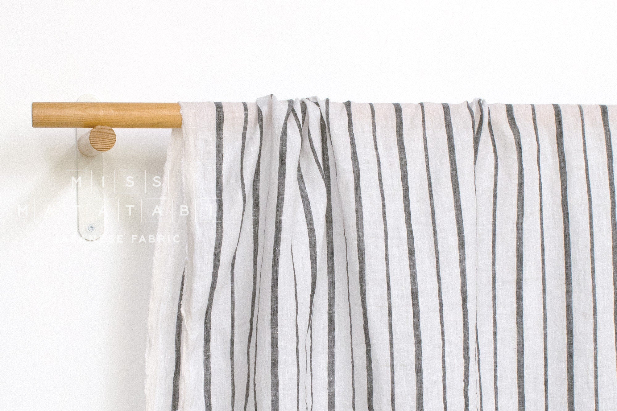 Japanese Fabric Shokunin Collection Yarn-dyed Azumadaki 75 - off white, black - 50cm