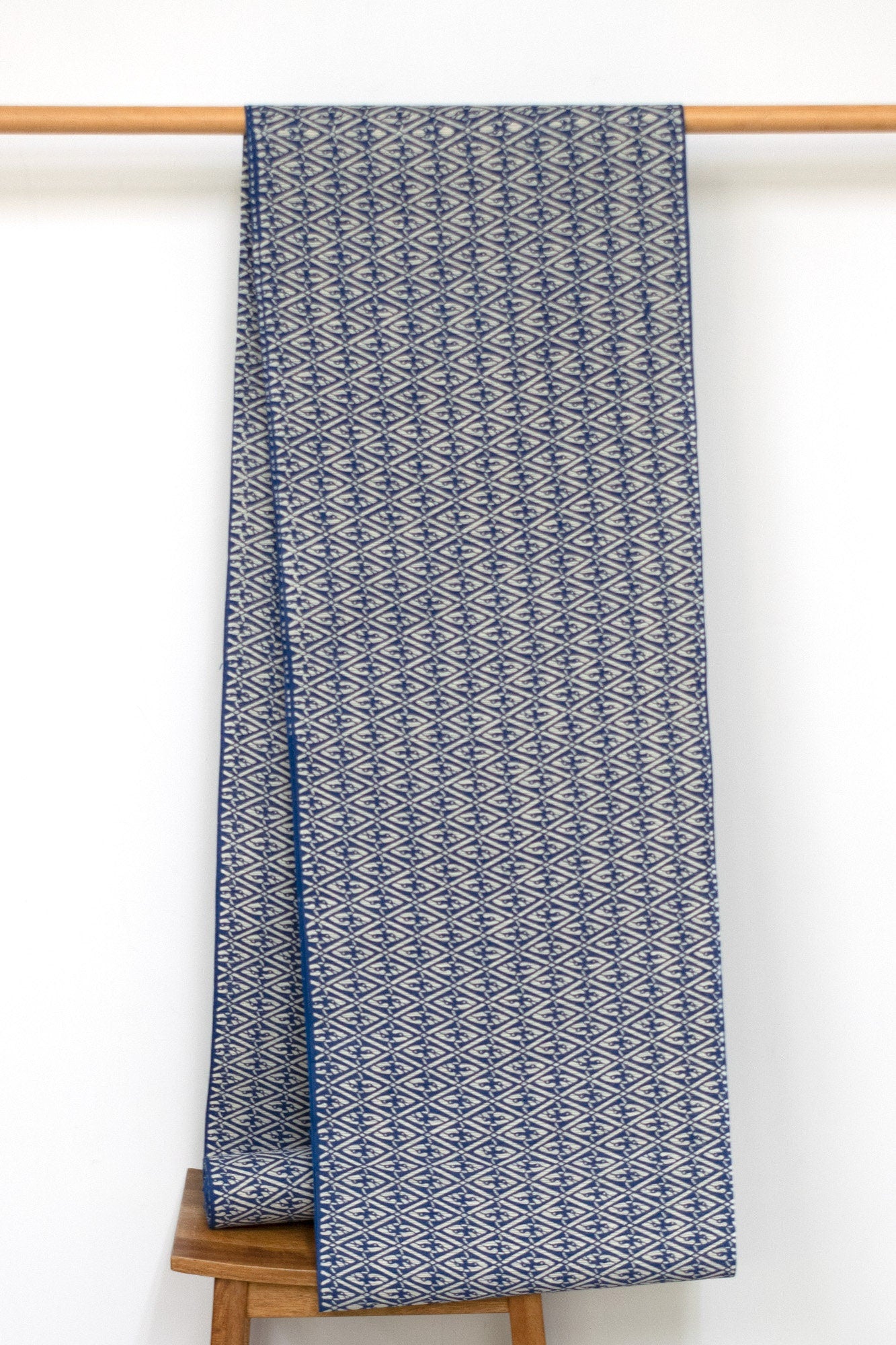 Shokunin Collection Hand-printed Chusen Japanese Yukata Fabric - Mukaitsuru - 50cm