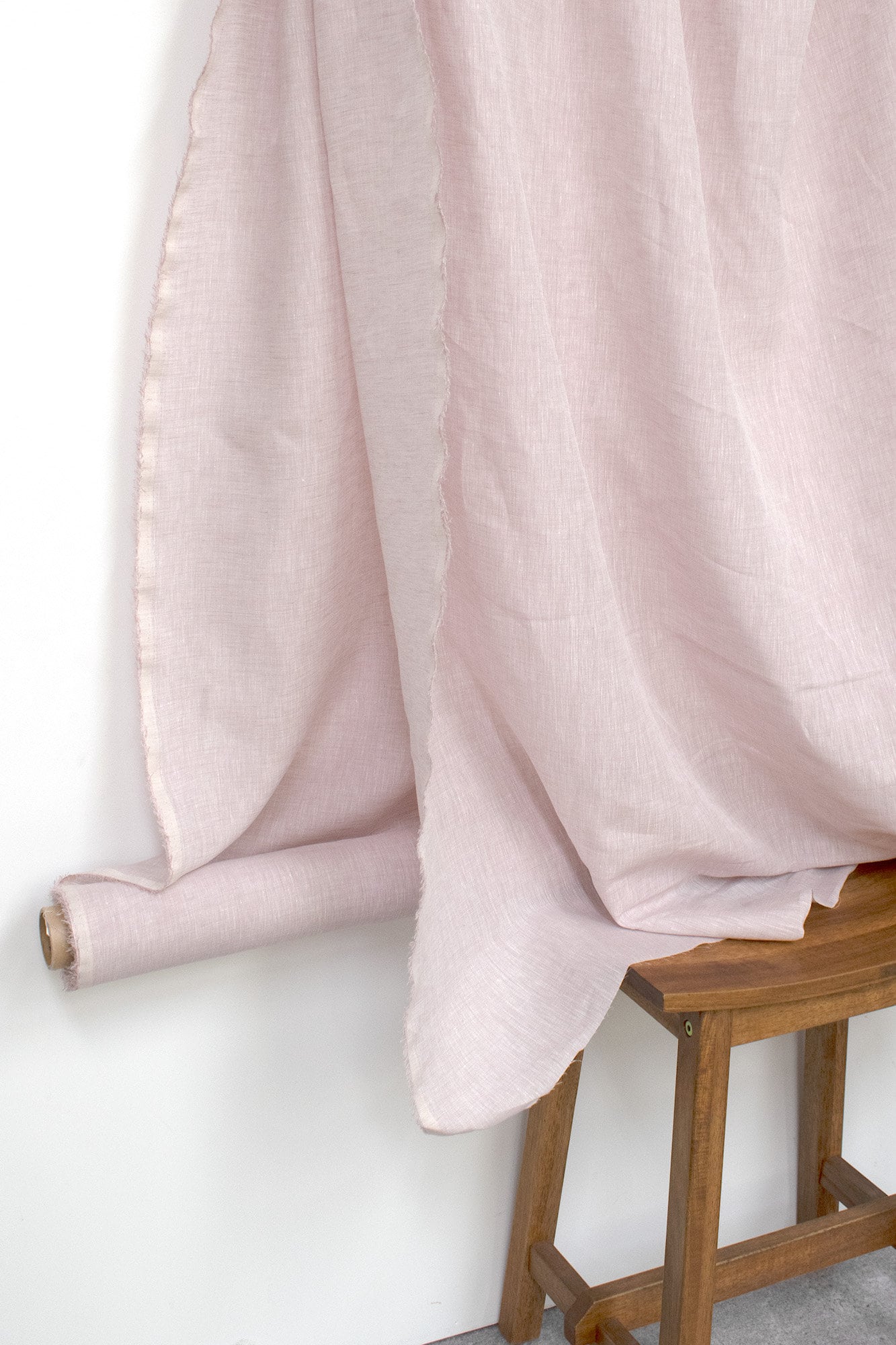 DEADSTOCK Japanese Fabric 100% Linen Chambray - pale pink - 50cm