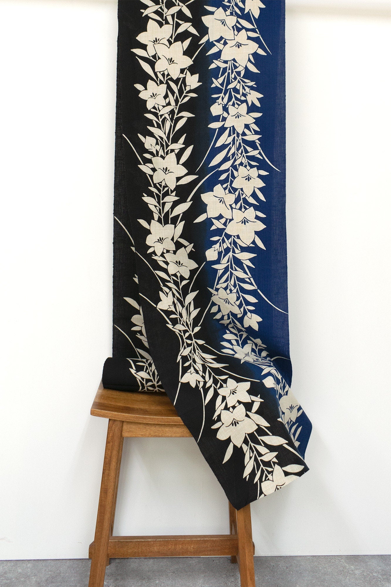 Shokunin Collection Hand-printed Chusen Japanese Yukata Fabric - Kikyou - 50cm