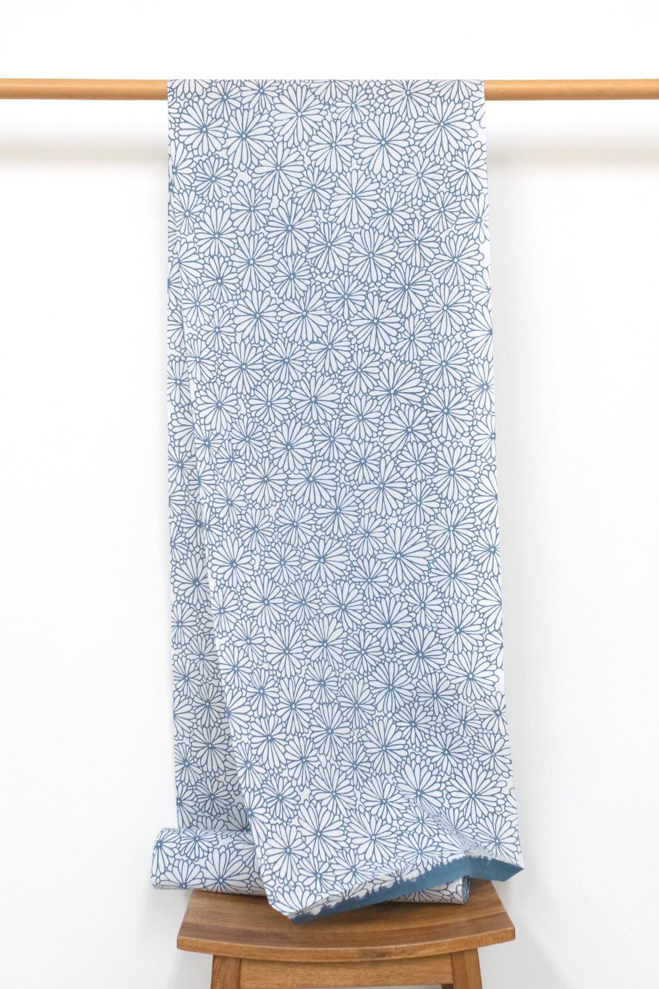 Shokunin Collection Hand-printed Chusen Japanese Yukata Fabric - Kogiku - 50cm