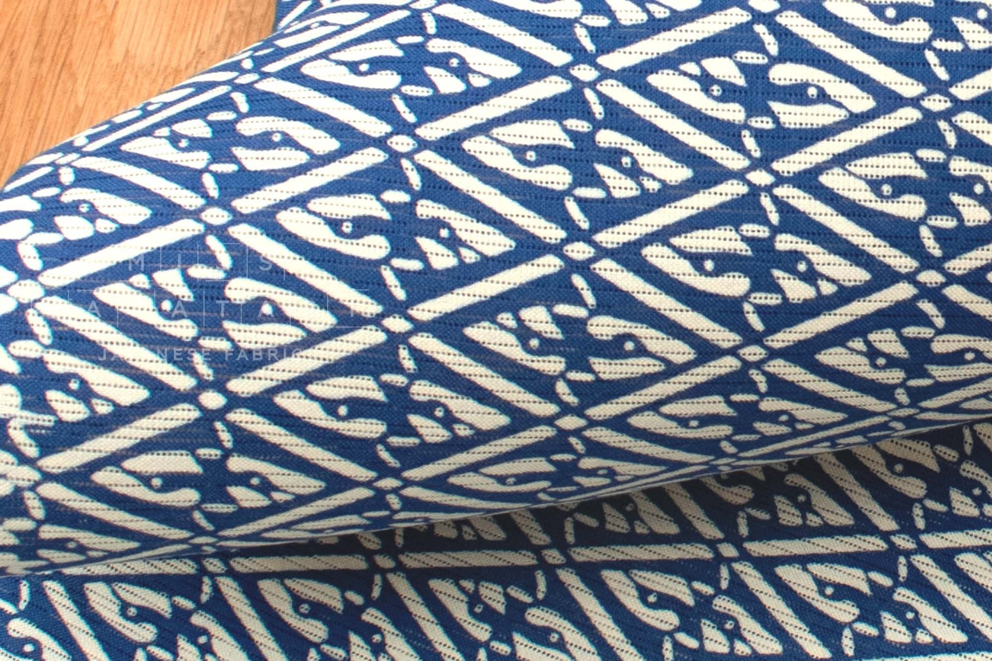 Shokunin Collection Hand-printed Chusen Japanese Yukata Fabric - Mukaitsuru - 50cm