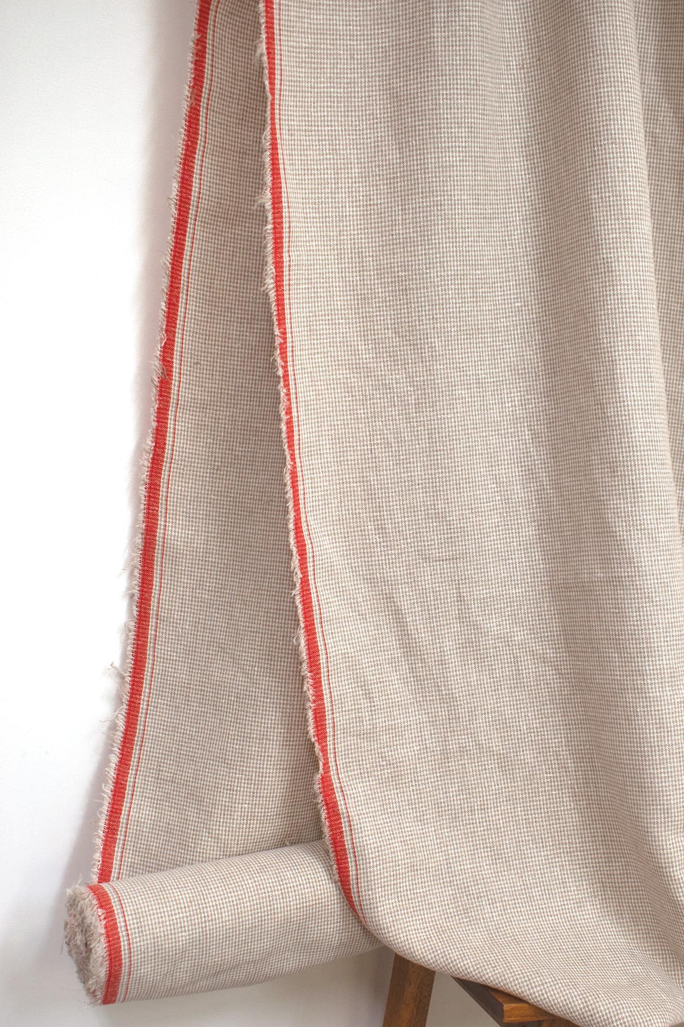 DEADSTOCK Japanese Fabric Yarn-dyed 100% Linen Tiny Herringbone with Red Selvedge - 50cm