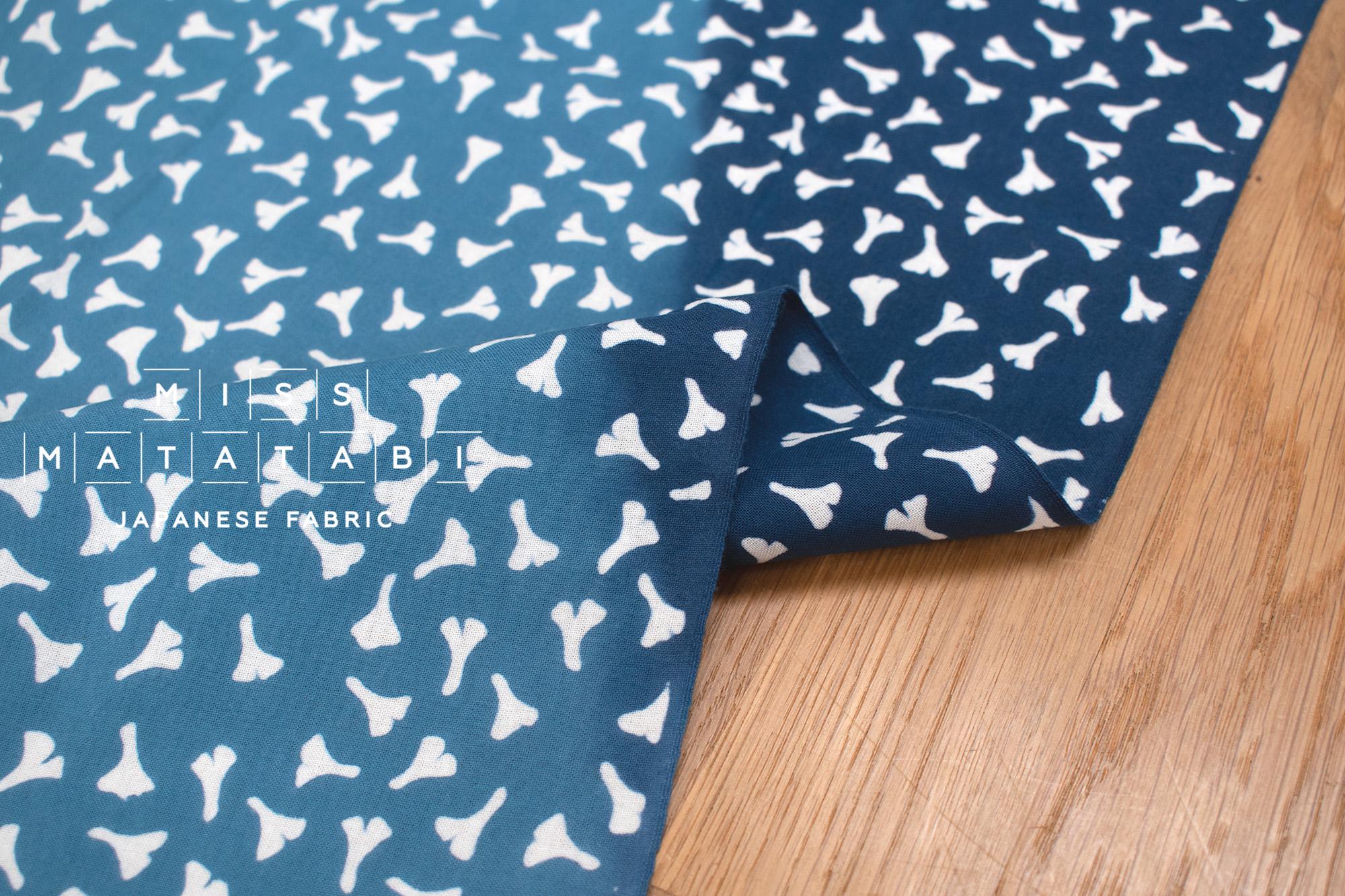 Shokunin Collection Hand-printed Chusen Japanese Tenugui Fabric - Ginkgo 29 blue - panel
