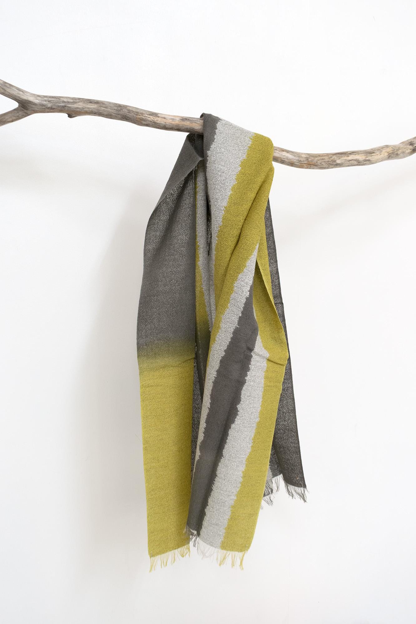Shokunin Collection Hand-printed Chusen Japanese TEWSEN Tenugui Short Scarf - Chiso Strata