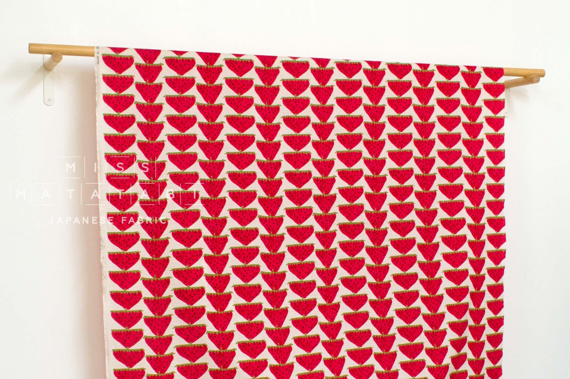 Japanese Fabric Cotton Seersucker Big Strawberries - A - 50cm