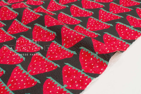 Japanese Fabric Cotton Seersucker Big Strawberries - B - 50cm