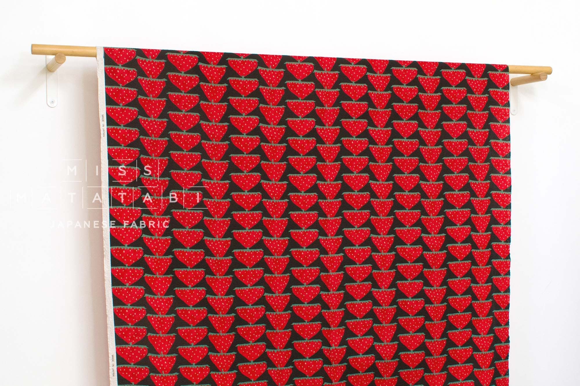 Japanese Fabric Cotton Seersucker Big Strawberries - B - 50cm