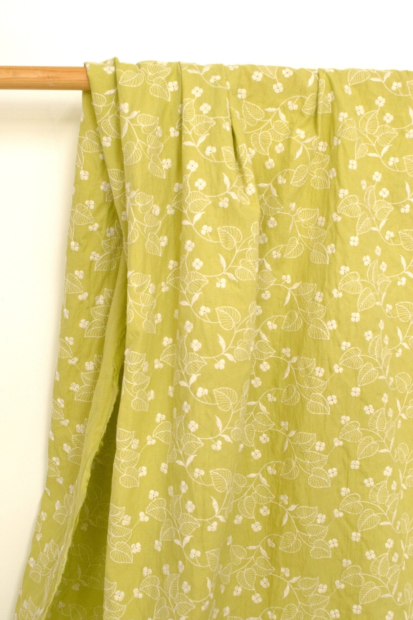 Japanese Fabric Shokunin Collection Sun-Dried Embroidered Vines Cotton Batiste - bright pistachio - 50cm