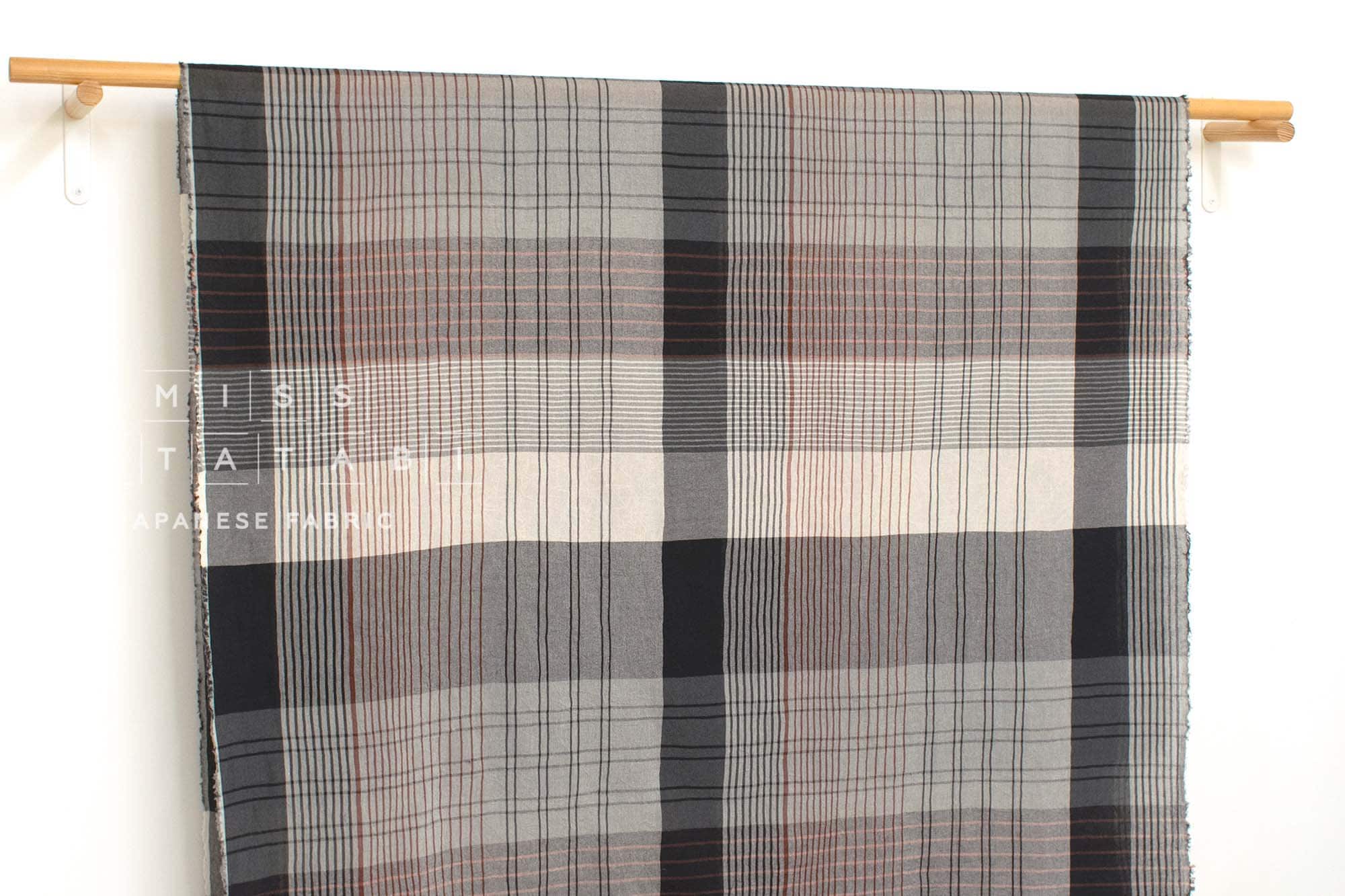 Japanese Fabric Shokunin Collection Yarn-Dyed Plaid - black, rust, grey - 50cm