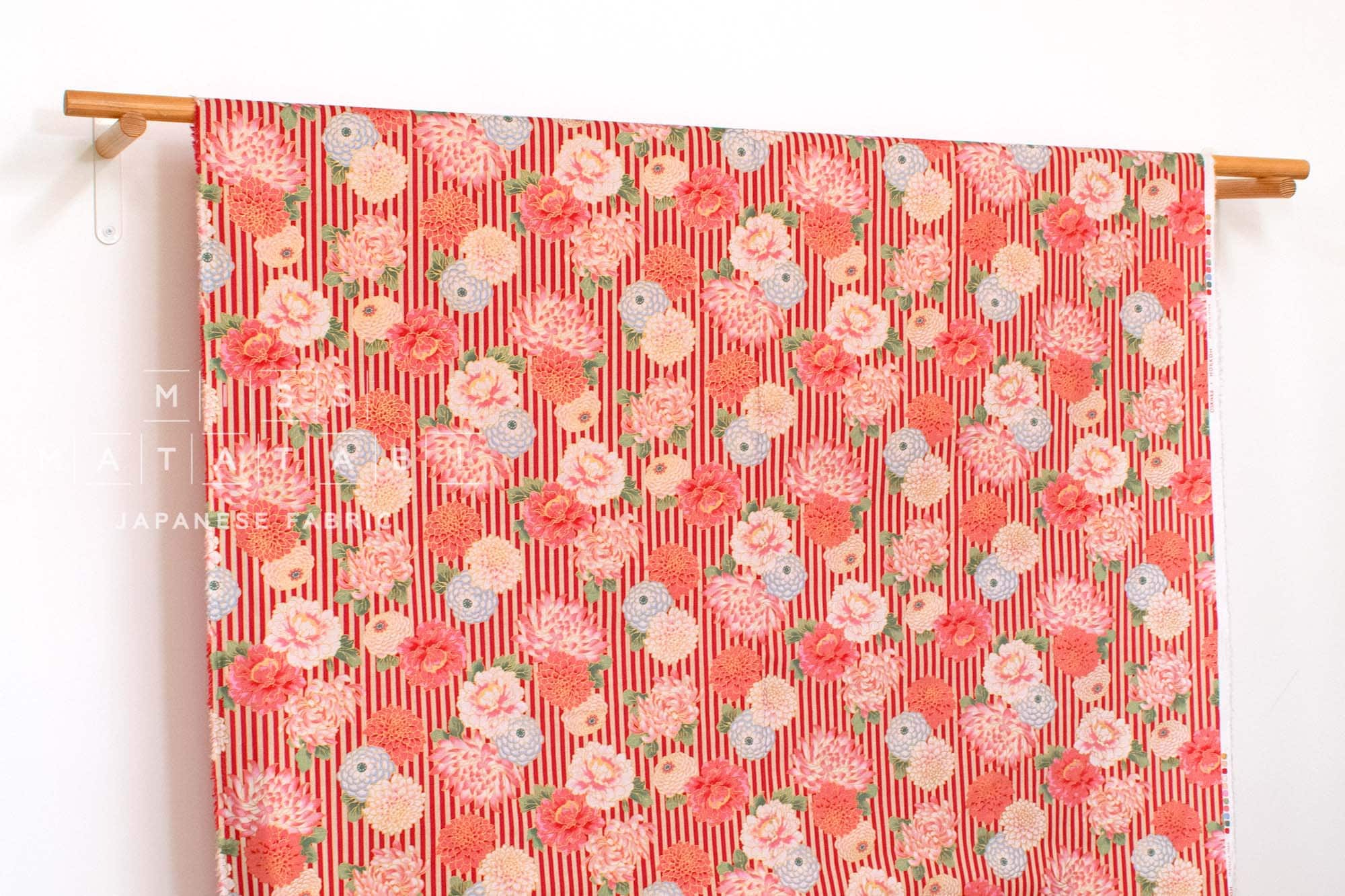 Japanese Fabric Metallic Gold Peony - red, pink, gold - 50cm