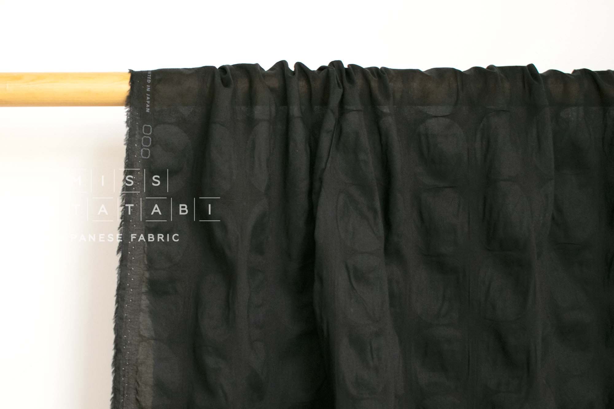 Japanese Fabric Spots Seersucker Lawn - black - 50cm
