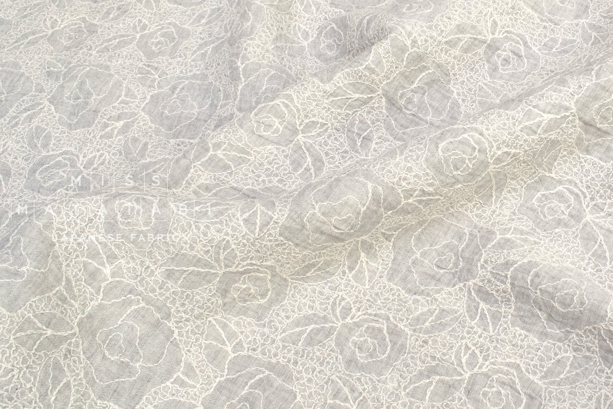 Japanese Fabric Shokunin Collection Yarn-Dyed Sun-Dried Embroidered Roses Double Gauze - light grey - 50cm