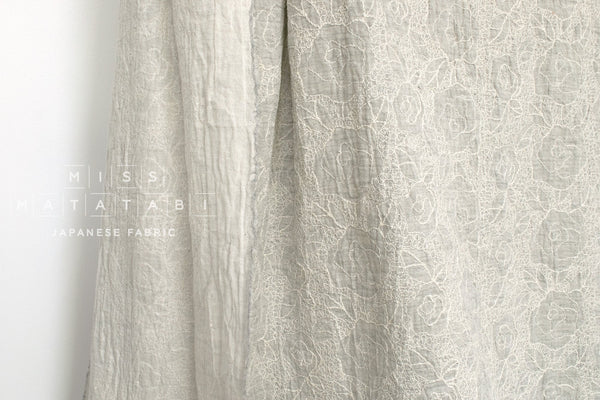 Japanese Fabric Shokunin Collection Yarn-Dyed Sun-Dried Embroidered Roses Double Gauze - light grey - 50cm