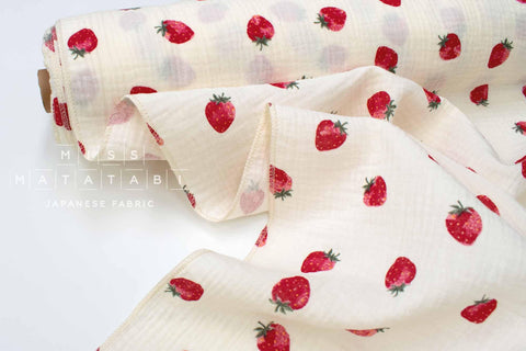 Japanese Fabric Strawberries Double Gauze - cream - 50cm